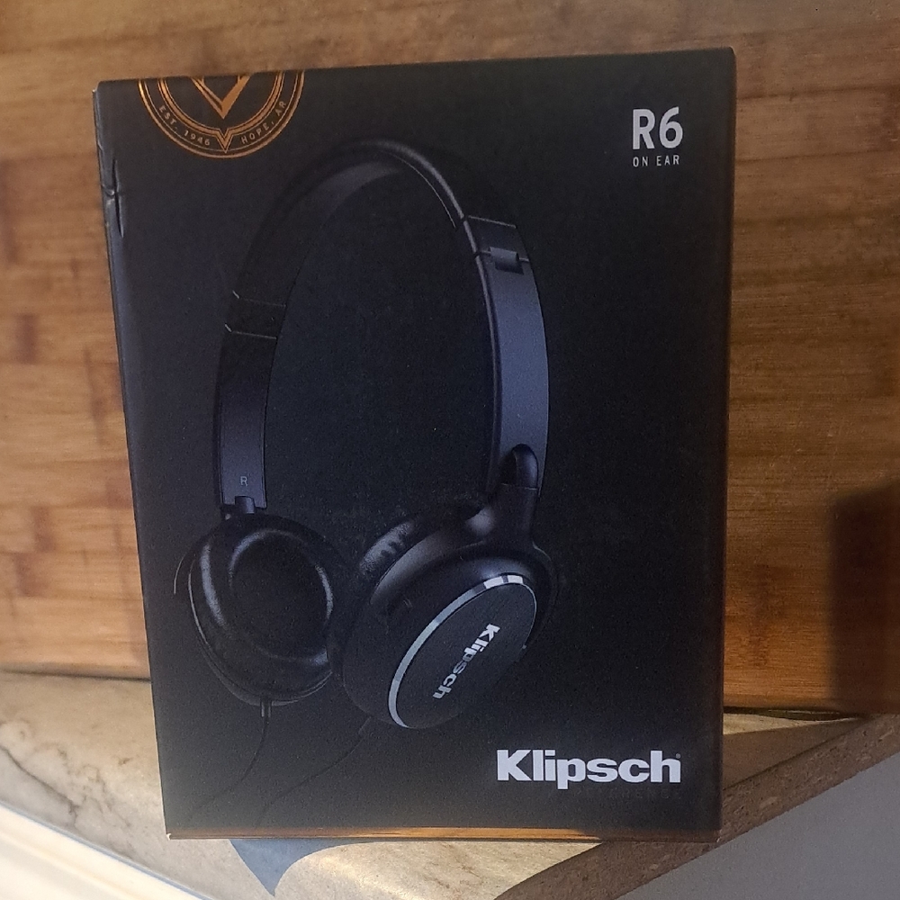 Klipsch R6 On-Ear Headphones - Sleek Black NIB